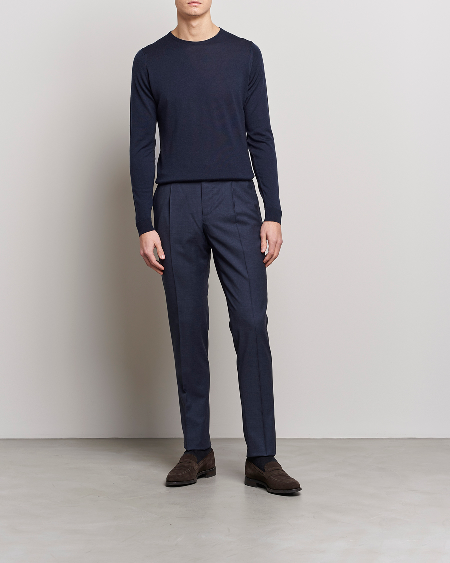 Mies | Puserot | John Smedley | Lundy Extra Fine Merino Crew Neck Midnight