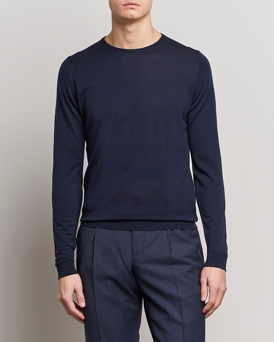 Mies | Puserot | John Smedley | Lundy Extra Fine Merino Crew Neck Midnight