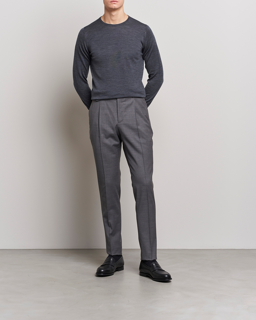 Mies | Best of British | John Smedley | Lundy Extra Fine Merino Crew Neck Charcoal