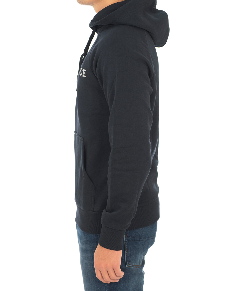 Mies | Puserot | Peak Performance | M Logo Hoodie Navy