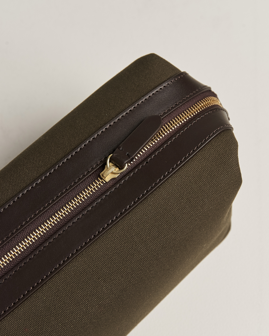 Mies | Laukut | Mismo | M/S Nylon Washbag Army/Dark Brown