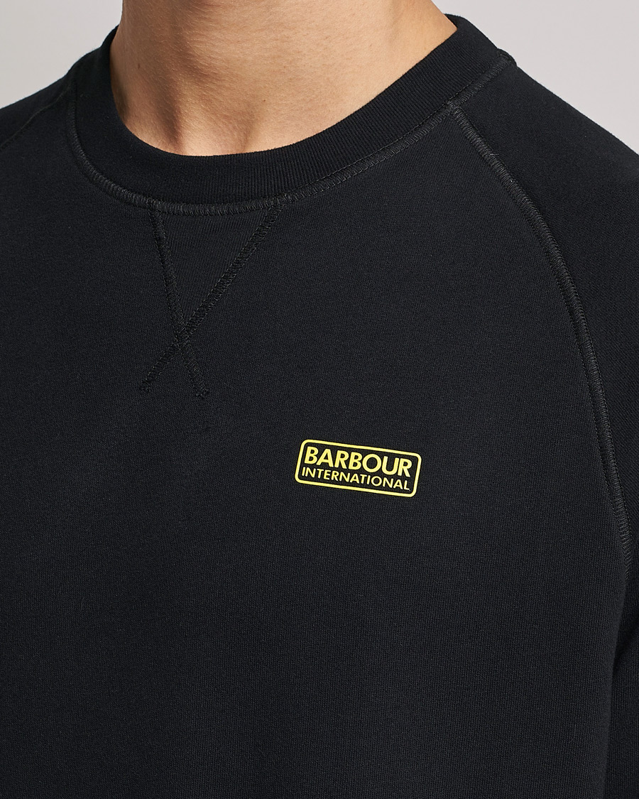 Mies | Puserot | Barbour International | Essential Crew Neck Sweat Black