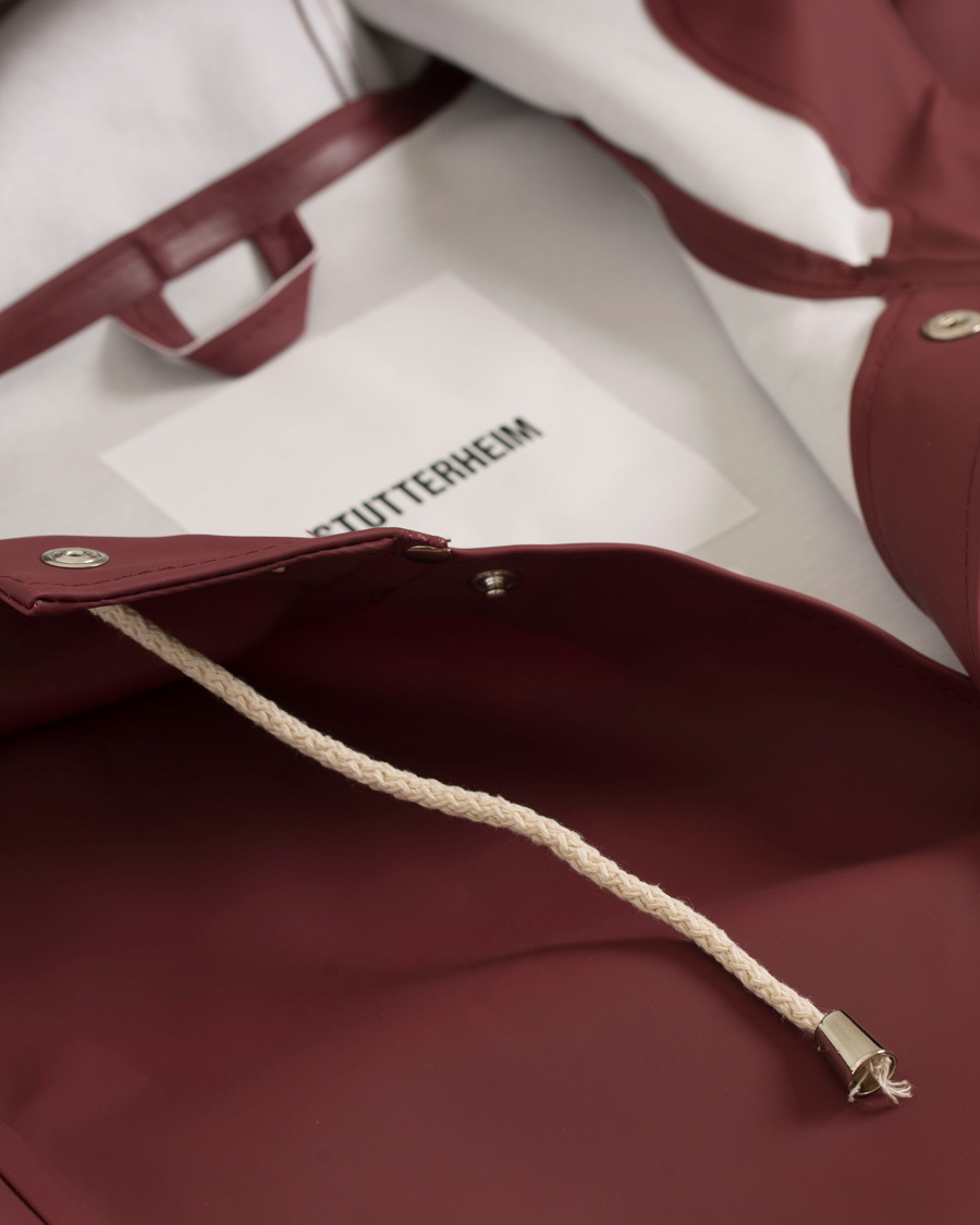 Mies | Takit | Stutterheim | Stockholm Raincoat Burgundy