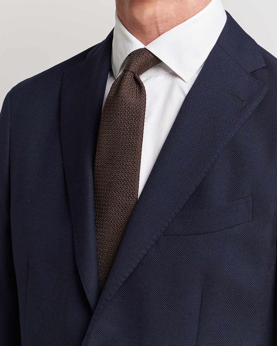 Mies | Solmiot | Drake's | Silk Grenadine Handrolled 8 cm Tie Brown