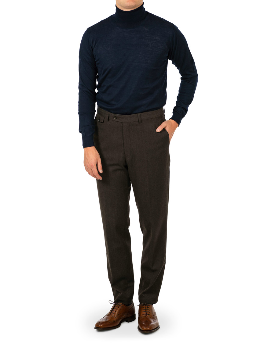 Mies | Puserot | Oscar Jacobson | Cole Extra Fine Merino Rollneck Navy