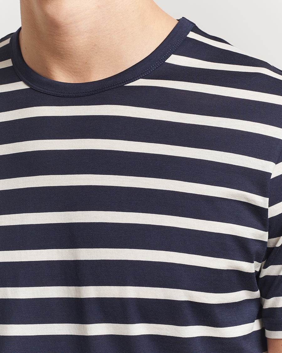 Mies | T-paidat | Sunspel | Striped Crew Neck Q82 Cotton T-Shirt Navy/Ecru