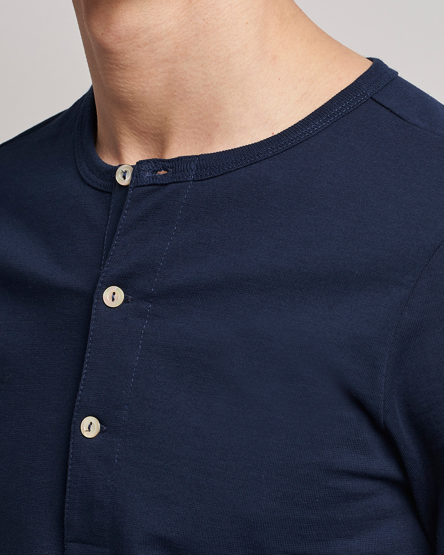 Mies | Puserot | Merz b. Schwanen | Classic Organic Cotton Henley Sweater Ink Blue