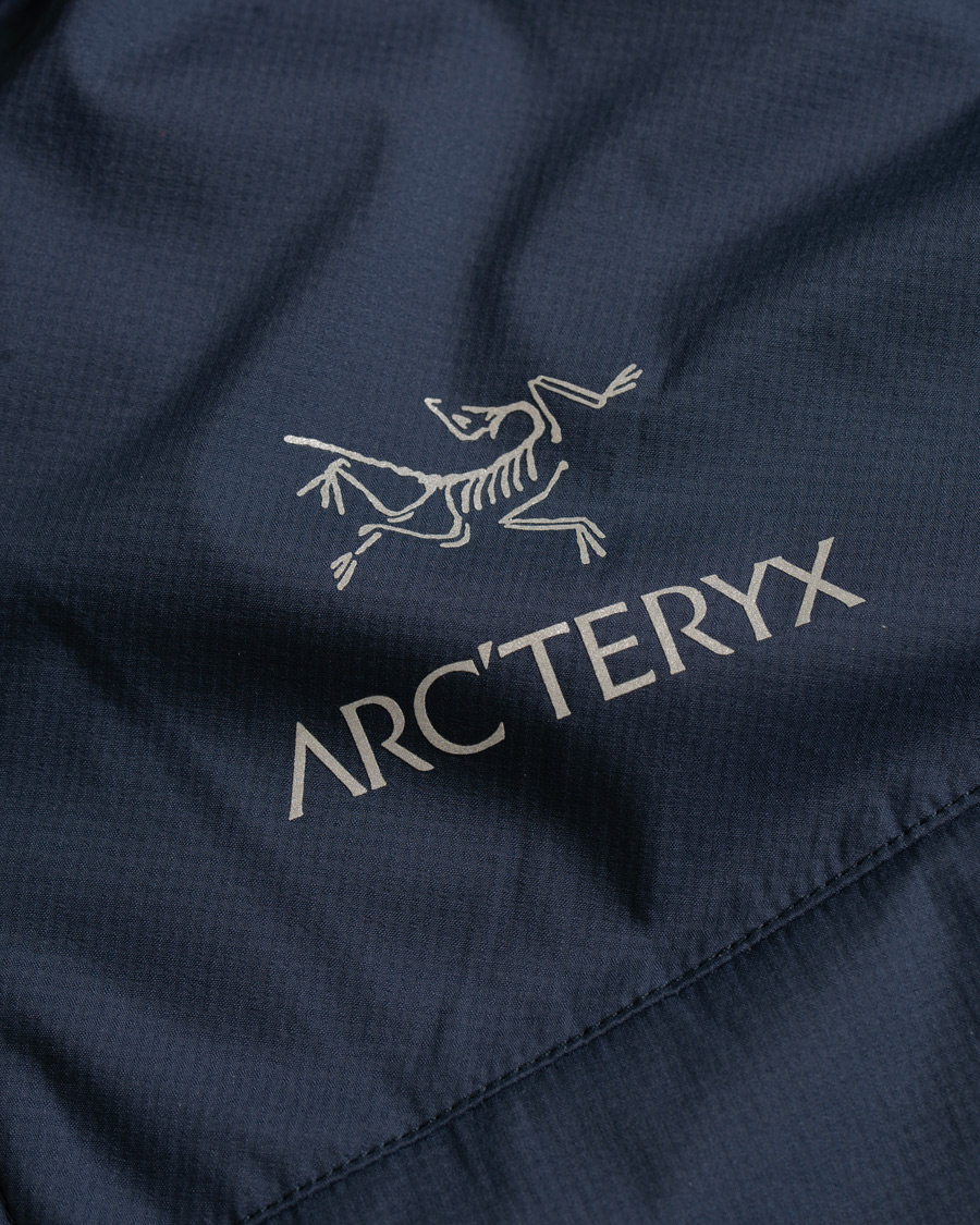 Mies | Takit | Arc'teryx | Atom LT Shell Hooded Jacket Tui