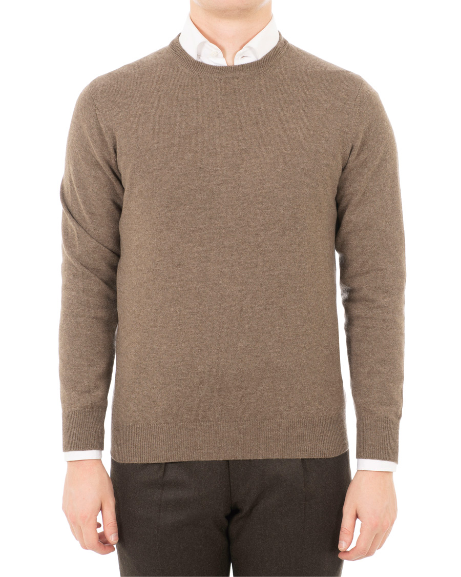 Mies | Puserot | Piacenza Cashmere | Cashmere Crew Neck Sweater Brown