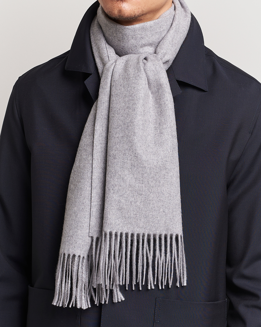 Mies | Piacenza Cashmere Cashmere Scarf Light Grey | Piacenza Cashmere | Cashmere Scarf Light Grey