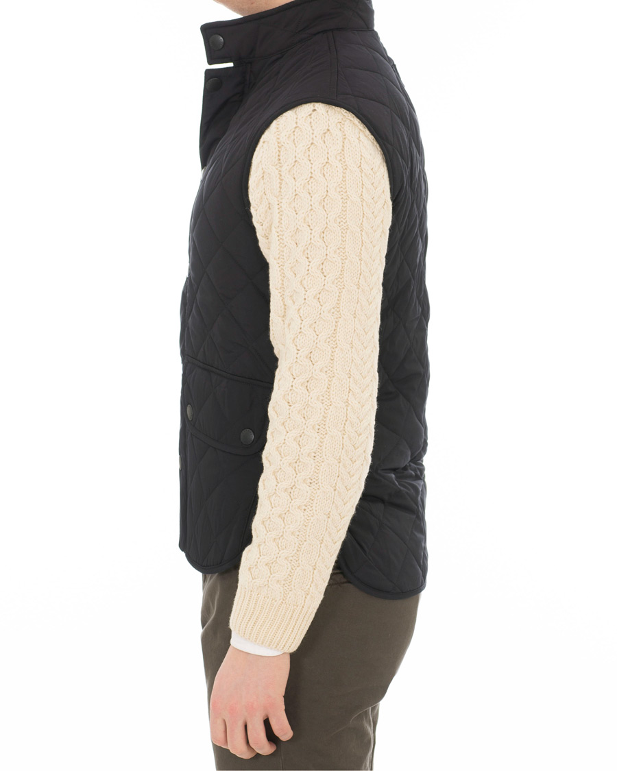 Mies | Takit | Barbour Lifestyle | Lowerdale Quilted Gilet Navy L Navy