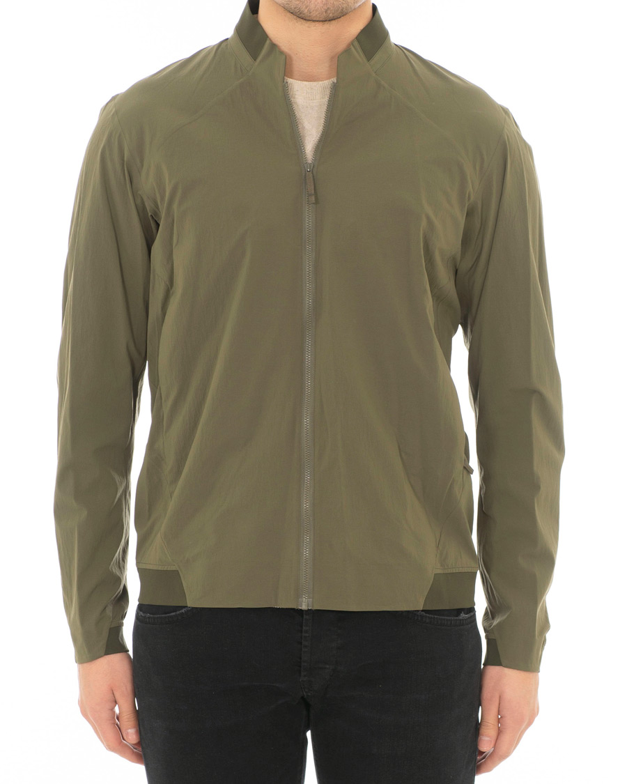 Mies | Takit | Arc'teryx Veilance | Nemis Jacket Loden Green