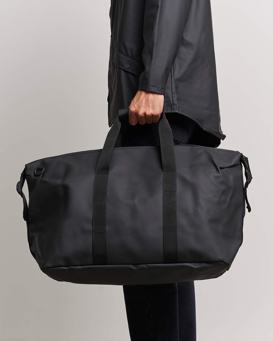 Mies | Wardrobe Basics | RAINS | Weekendbag Black