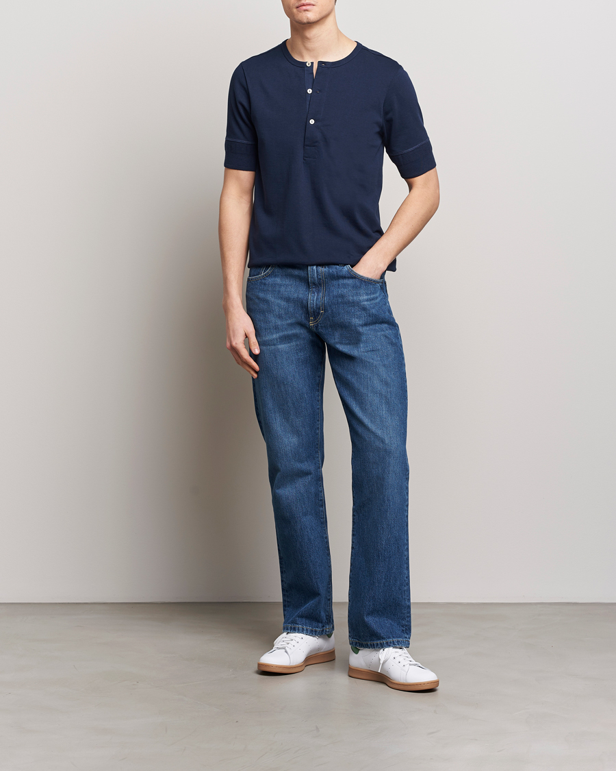 Mies | Puserot | Merz b. Schwanen | Short Sleeve Organic Cotton Henley Ink Blue