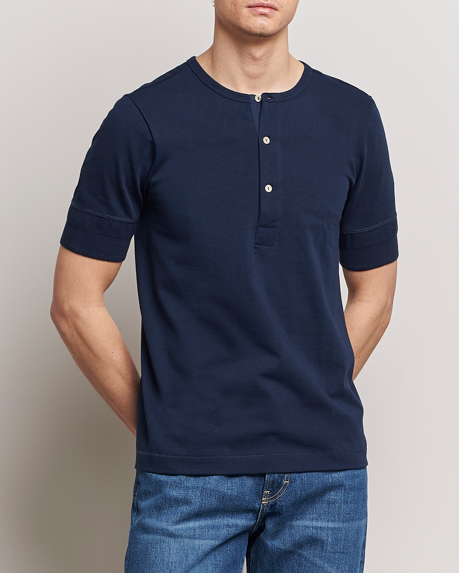 Mies | Puserot | Merz b. Schwanen | Short Sleeve Organic Cotton Henley Ink Blue
