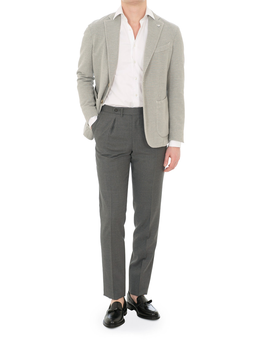 Mies | Housut | Berg&Berg | Arnold Pleated Side Adjuster Wool Trousers Grey