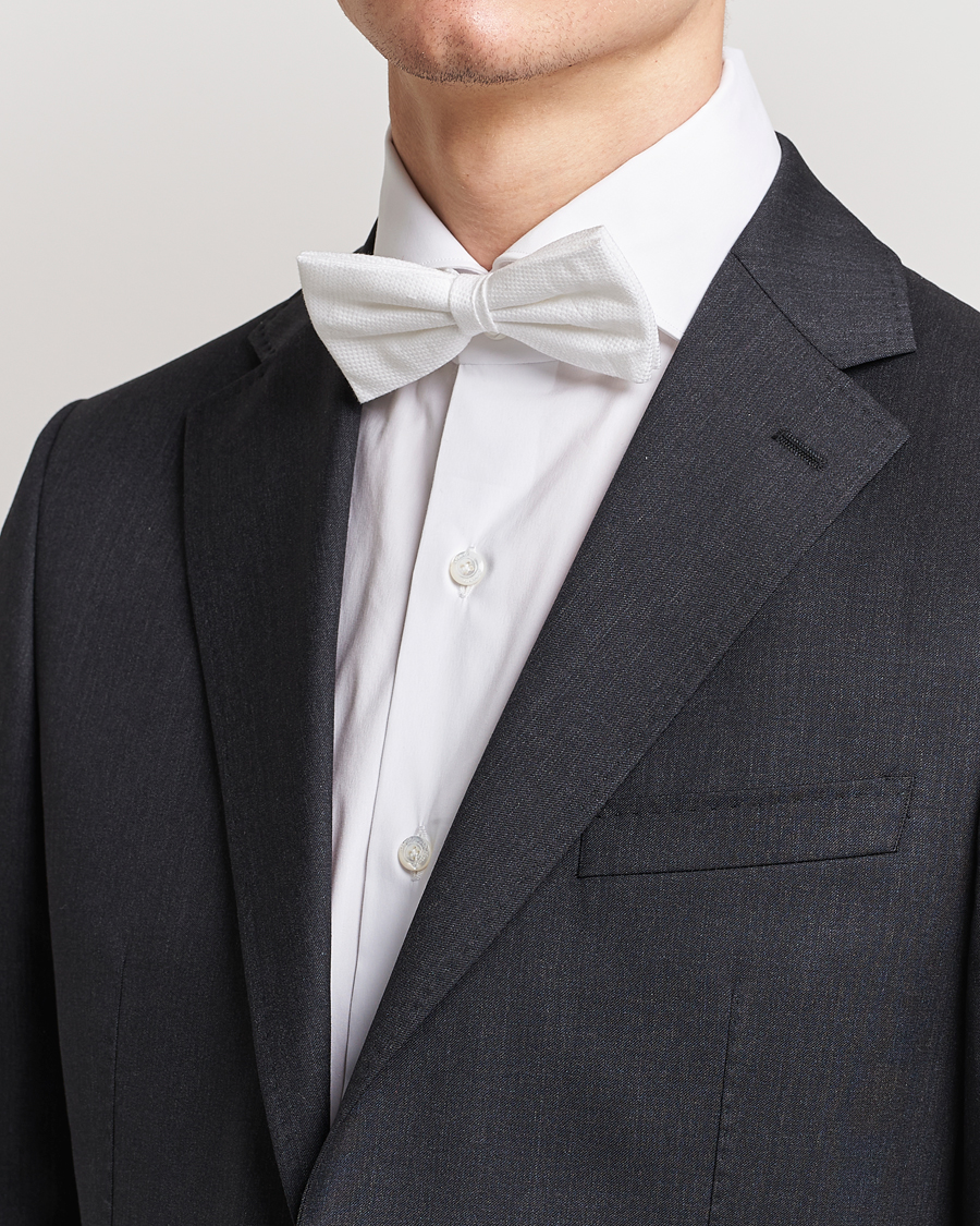 Mies | Rusetit | Amanda Christensen | Cotton Pique Pre Tie White