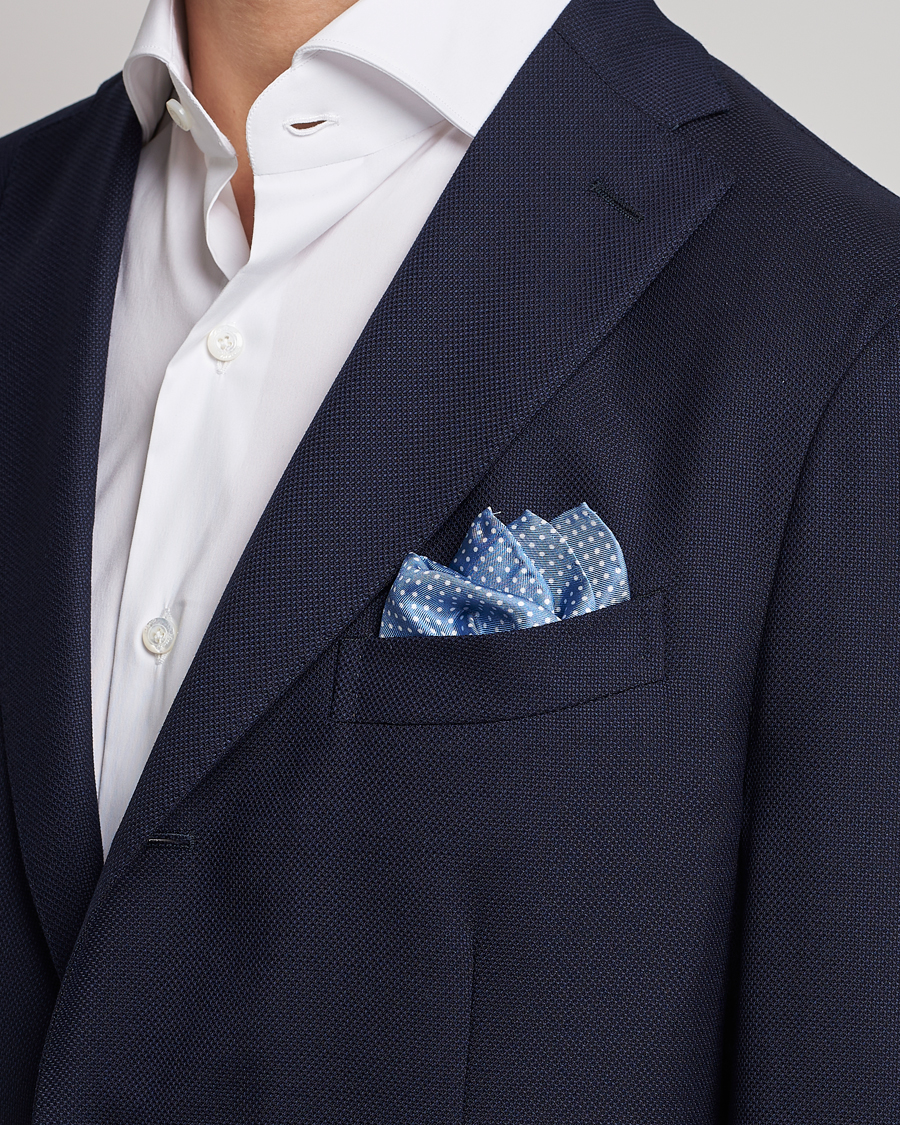 Mies | Taskuliinat | Amanda Christensen | Handkerchief Dot Silk Sky Blue