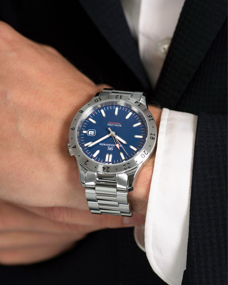 Mies | Fine watches | Sjöö Sandström | Royal Steel Worldtimer 41mm Blue with Steel