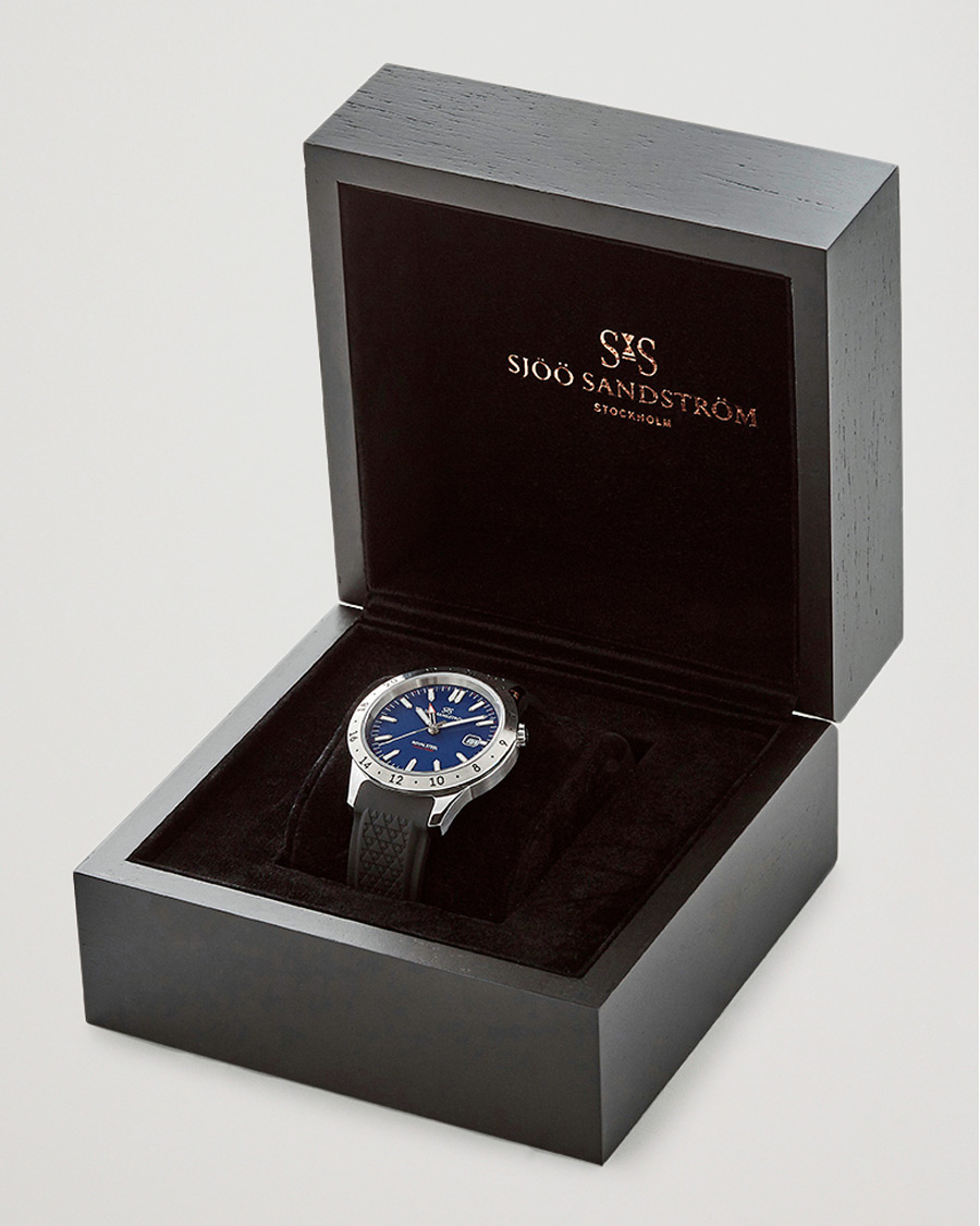 Mies | Fine watches | Sjöö Sandström | Royal Steel Worldtimer 41mm Blue with Rubber
