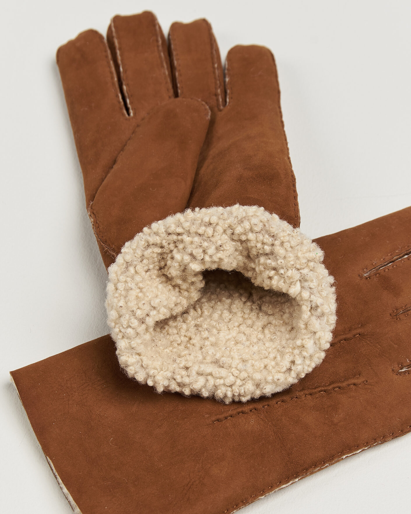Mies | Käsineet | Hestra | Lambskin Suede Handsewn Glove Congac