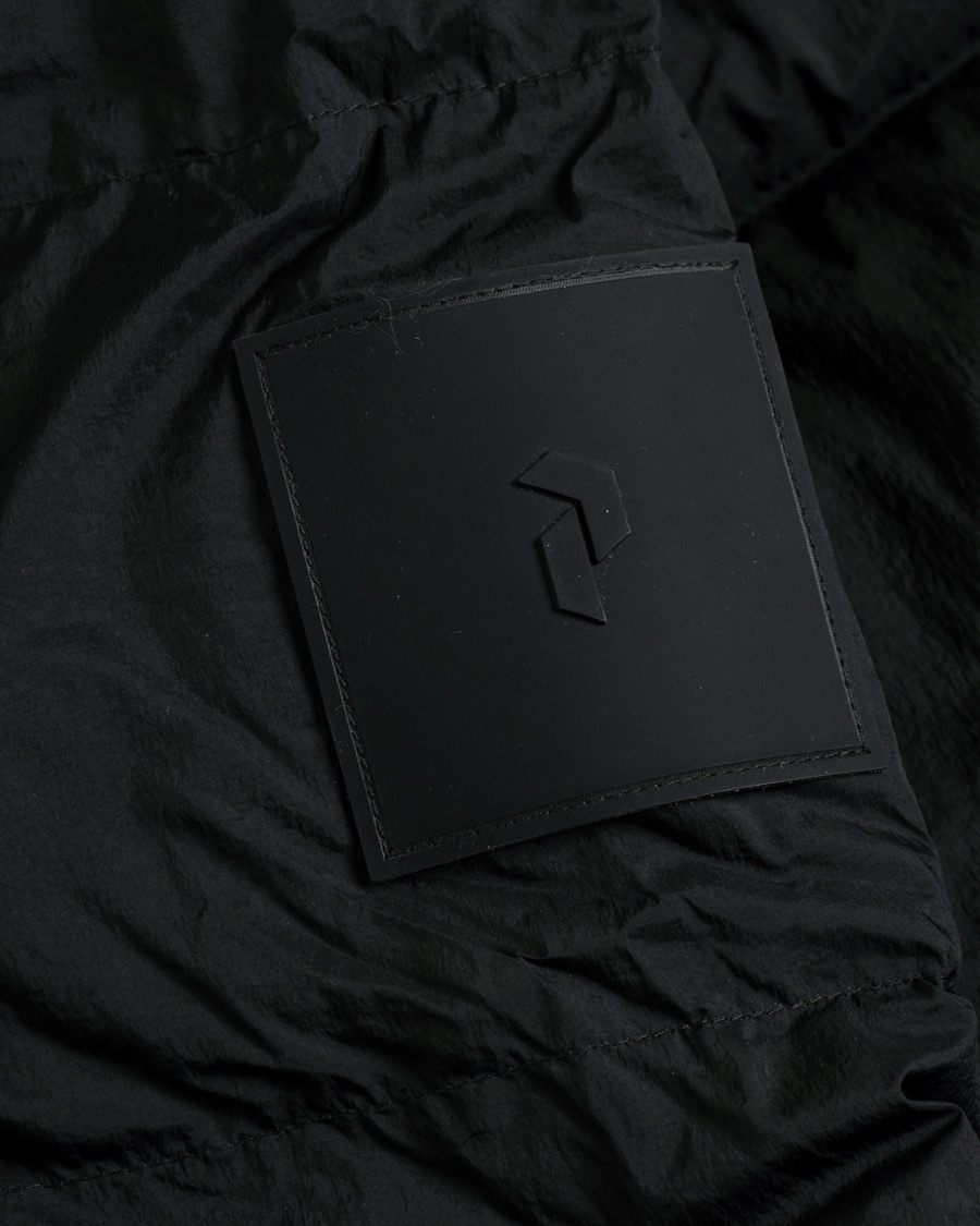 Mies | Takit | Peak Performance | Offense Crinkly Nylon Jacket Black