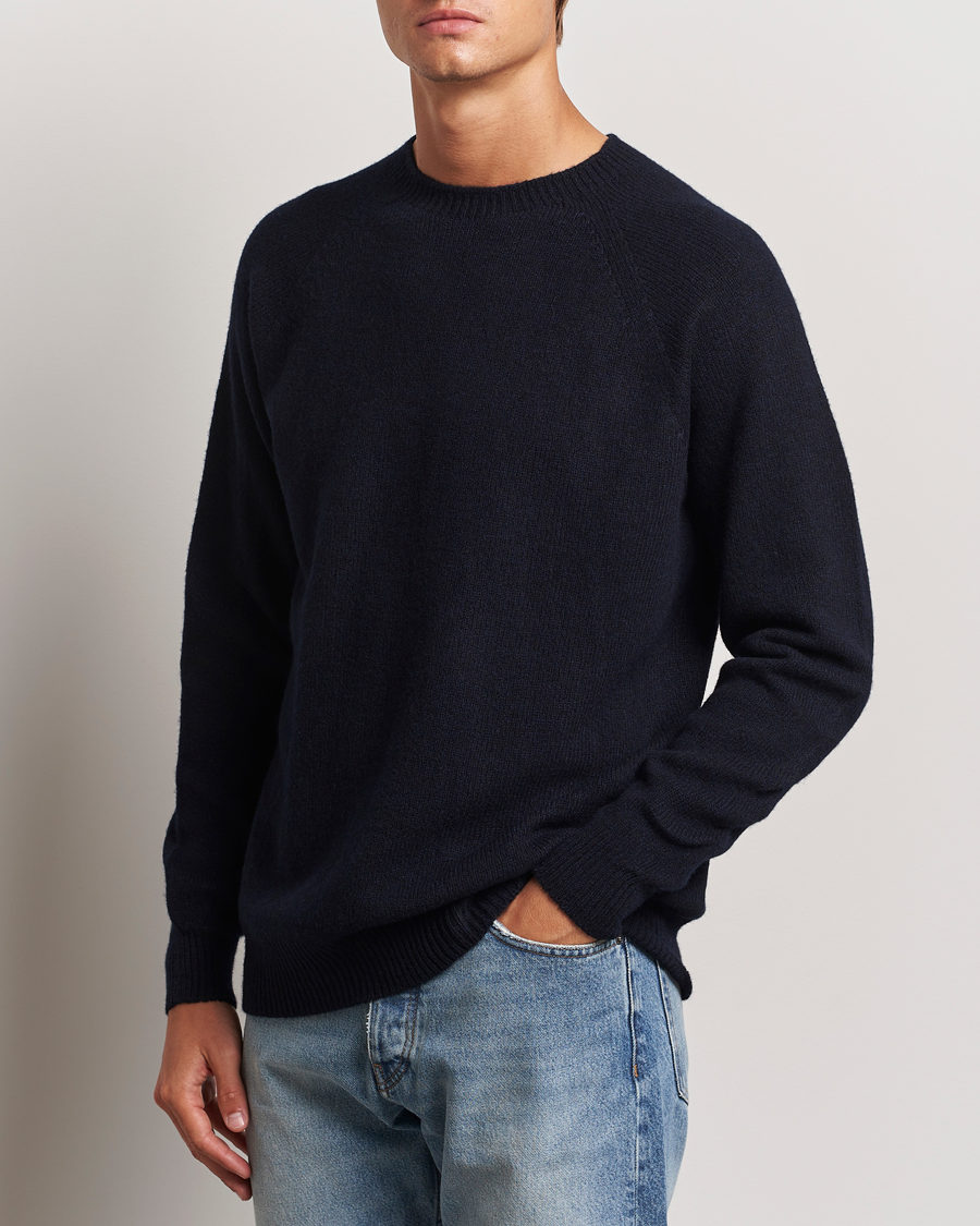 Mies | Puserot | Sunspel | Lambswool Crewneck Dark Navy Moiline
