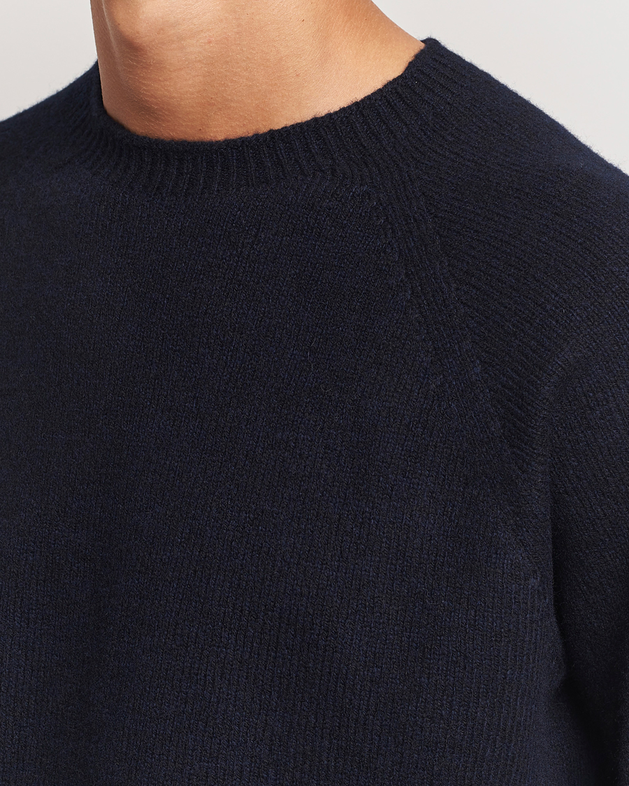 Mies | Puserot | Sunspel | Lambswool Crewneck Dark Navy Moiline