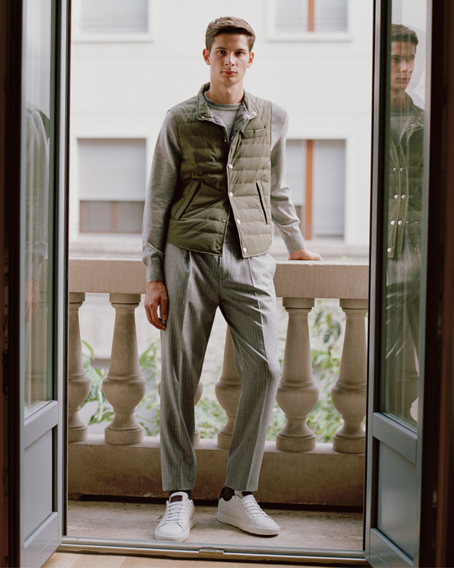 Mies | Housut | Brunello Cucinelli | Slim Fit Pin Stripe Pleated Flannel Trousers Light Grey