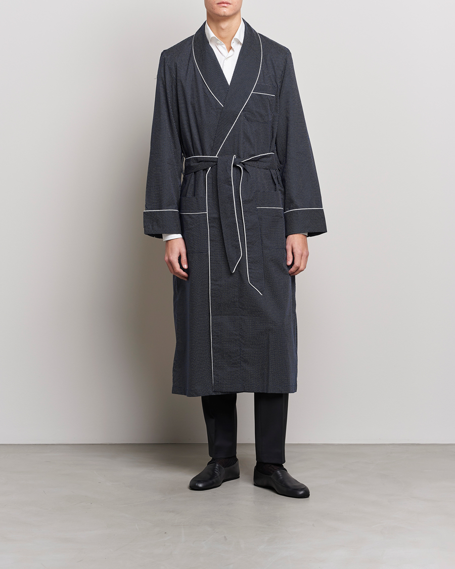 Mies | Yöpuvut ja kylpytakit | Derek Rose | Polka Dot Cotton Satin Dressing Gown Navy