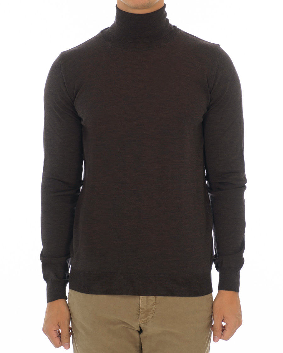 Mies | Puserot | Oscar Jacobson | Cole Extra Fine Merino Rollneck Brown