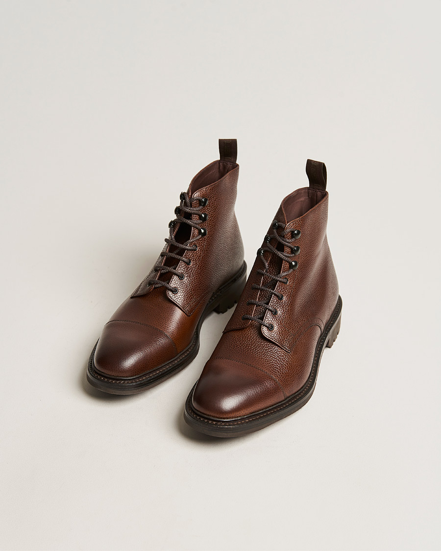 Mies | Käsintehdyt kengät - Lepolestikampanja | Loake 1880 | Sedbergh Derby Boot Brown Grain Calf