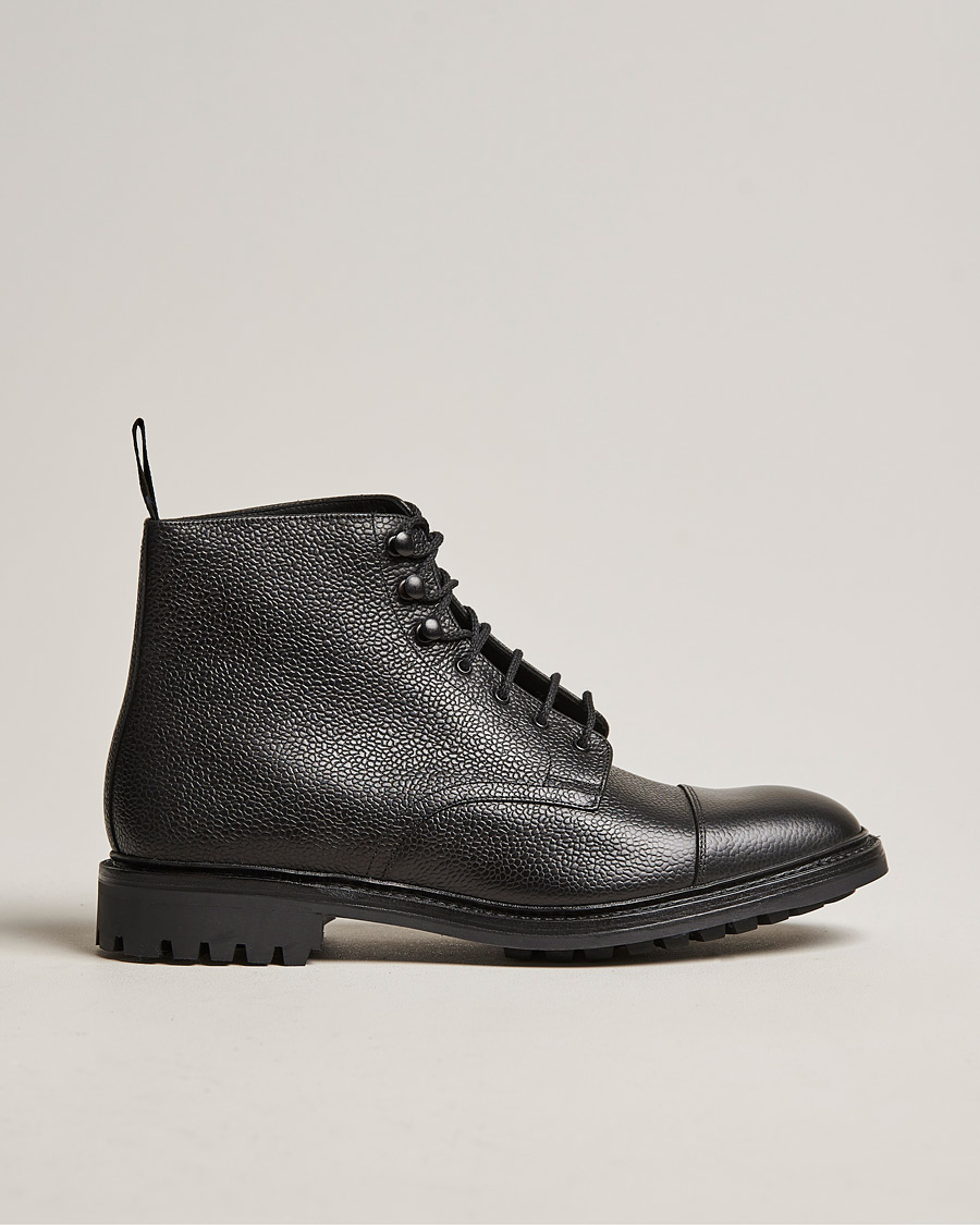 Mies | Nilkkurit | Loake 1880 | Sedbergh Derby Boot Black Calf Grain