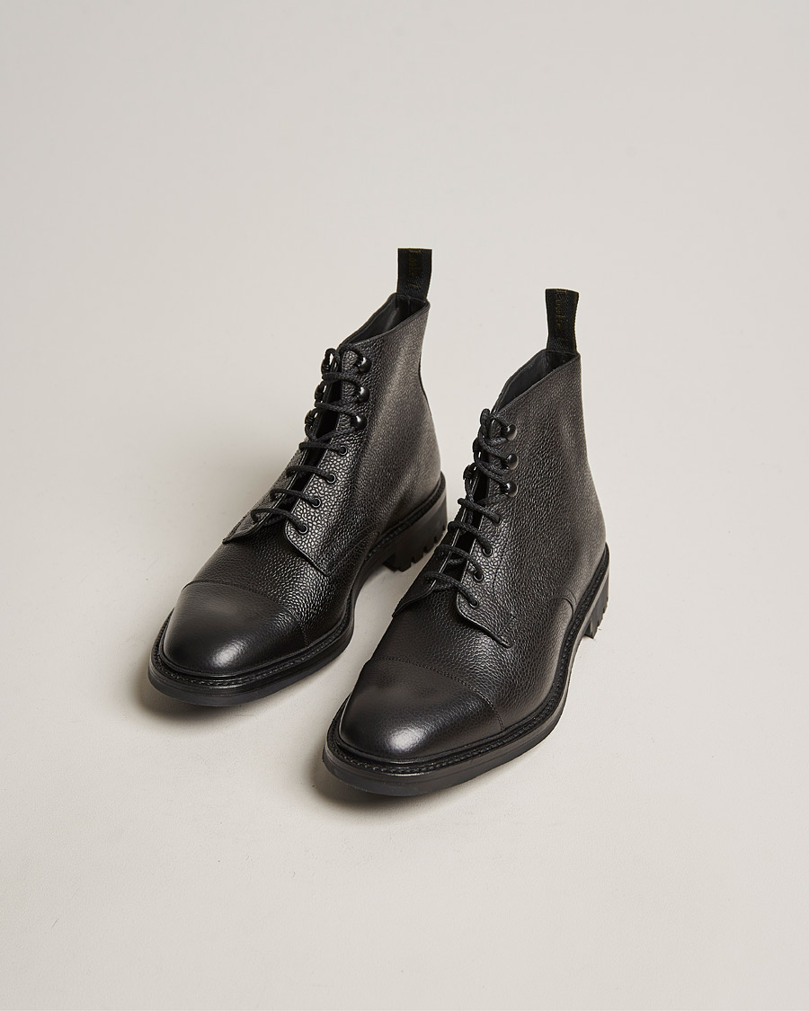Mies | Nilkkurit | Loake 1880 | Sedbergh Derby Boot Black Calf Grain