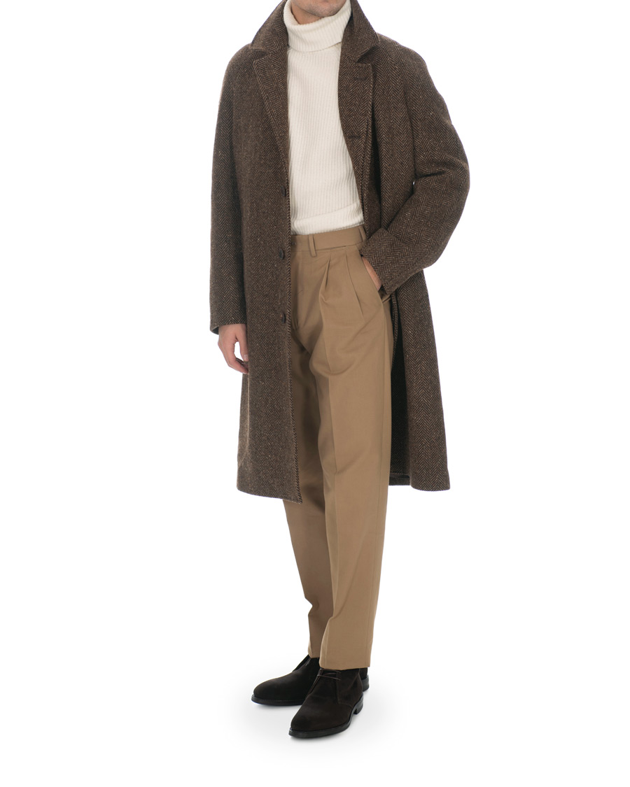 Mies | Takit | Berg&Berg | Nisse Herringbone Raglan Coat Brown