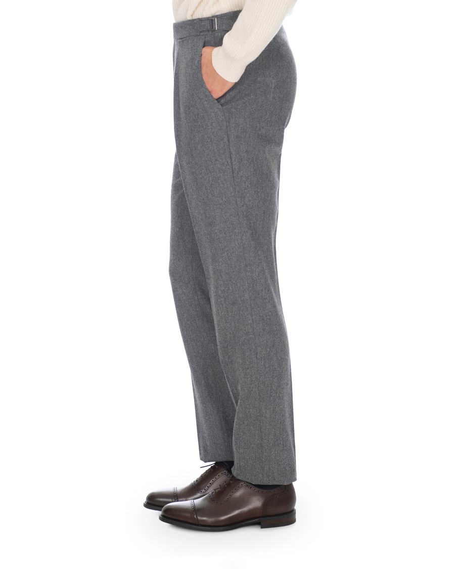 Mies | Housut | Berg&Berg | Arnold Pleated Side Adjuster Flanell Trousers Mid Grey