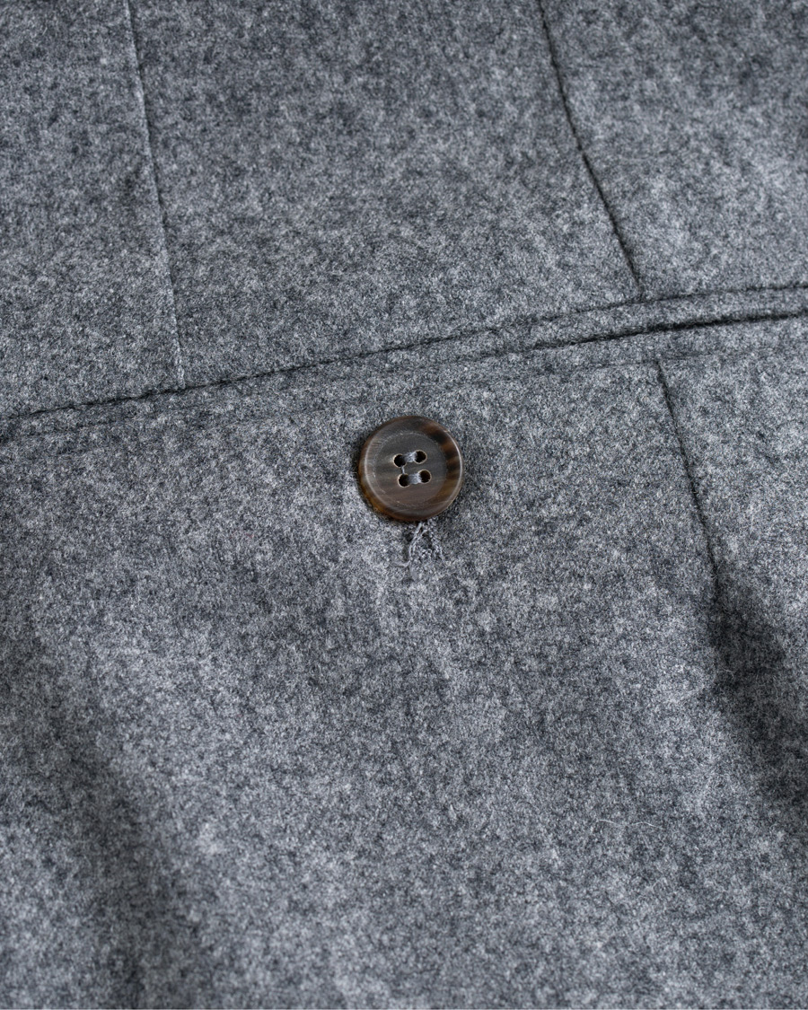 Mies | Housut | Berg&Berg | Arnold Pleated Side Adjuster Flanell Trousers Mid Grey