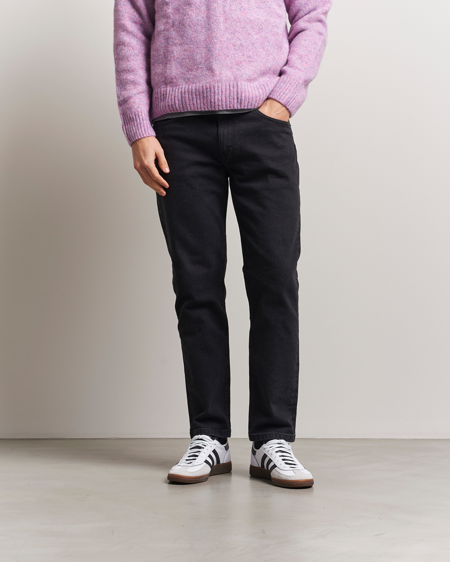 Mies | Housut | Jeanerica | TM005 Tapered Jeans Black 2 Weeks
