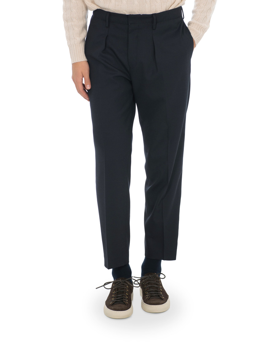 Mies | Housut | Tiger of Sweden | Tarine Cropt Pleated Trousers Navy