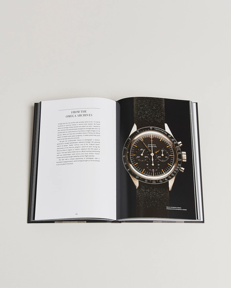 Mies |  | New Mags | A Man and His Watch