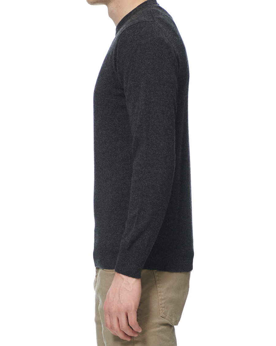 Mies | Puserot | Piacenza Cashmere | Cashmere Crew Neck Sweater Charcoal