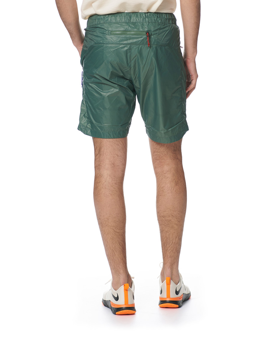 Mies | Shortsit | Peak Performance | Ben Gorham Windbreaker Shorts Green