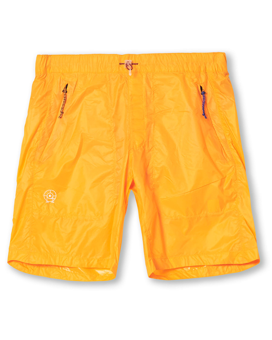 Mies | Shortsit | Peak Performance | Ben Gorham Windbreaker Shorts Orange