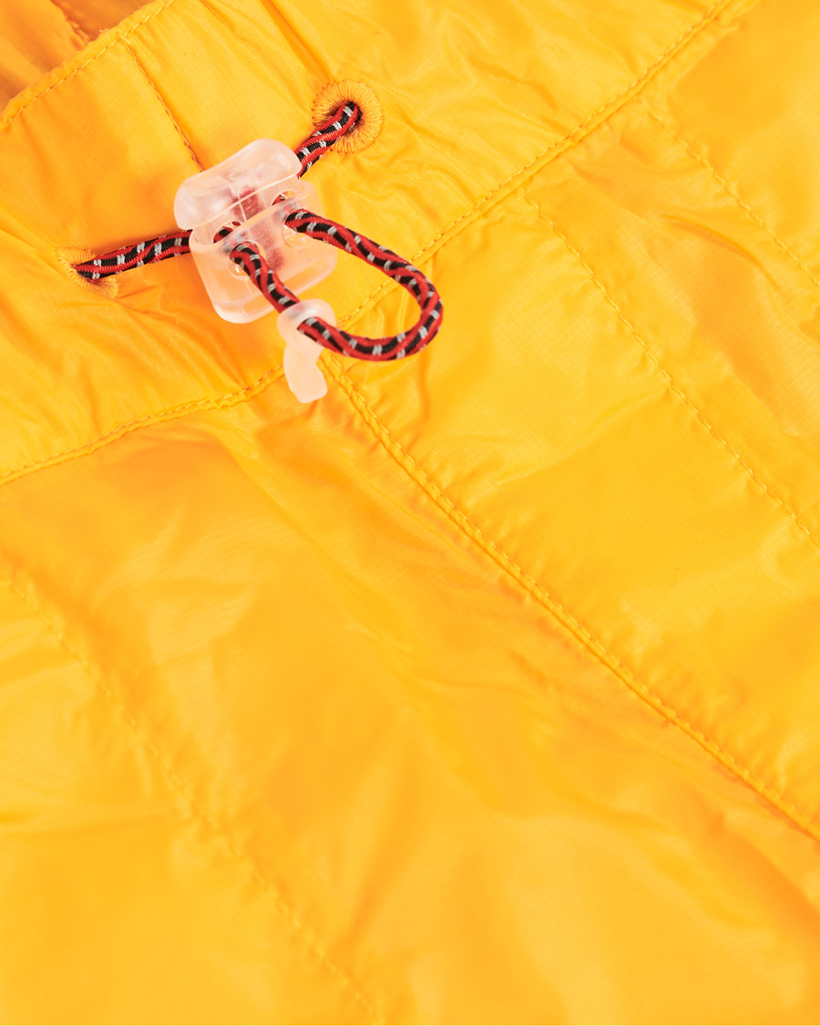 Mies | Shortsit | Peak Performance | Ben Gorham Windbreaker Shorts Orange