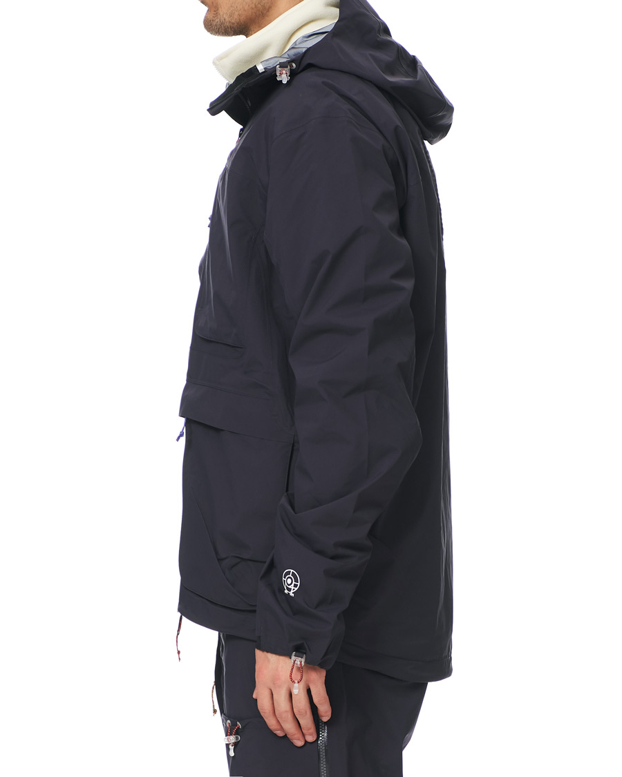 Mies | Takit | Peak Performance | Ben Gorham Gore Tex Jacket Dark Grey