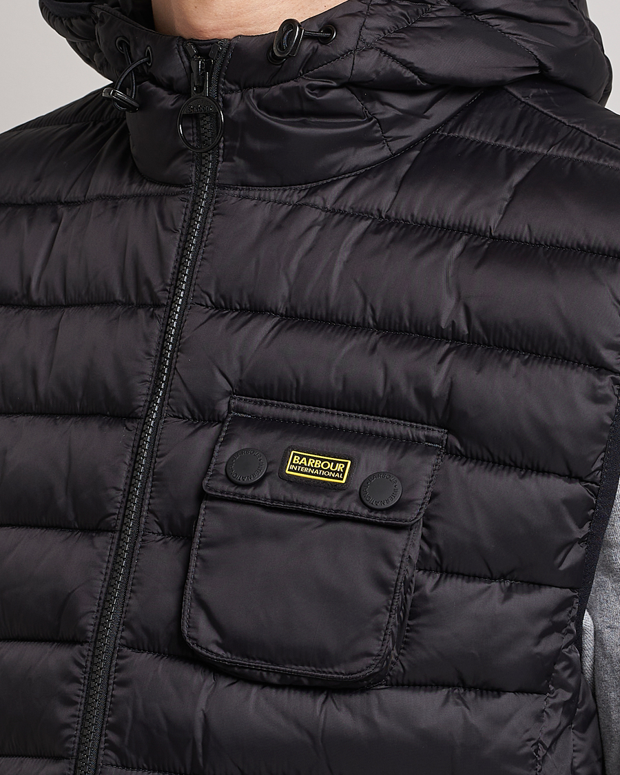 Mies | Takit | Barbour International | Ouston Hooded Gilet Black