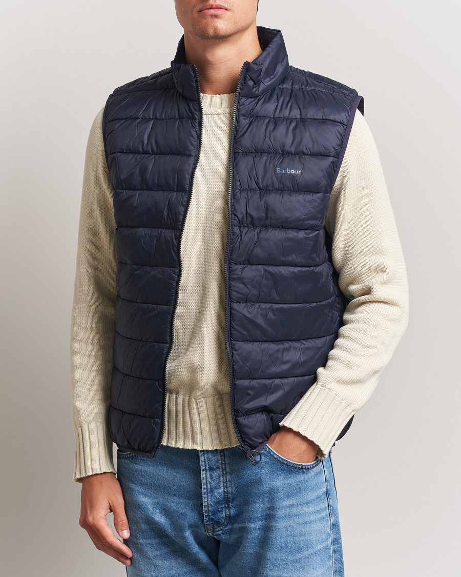 Mies | Ulkoliivit | Barbour Lifestyle | Bretby Lightweight Down Gilet Navy