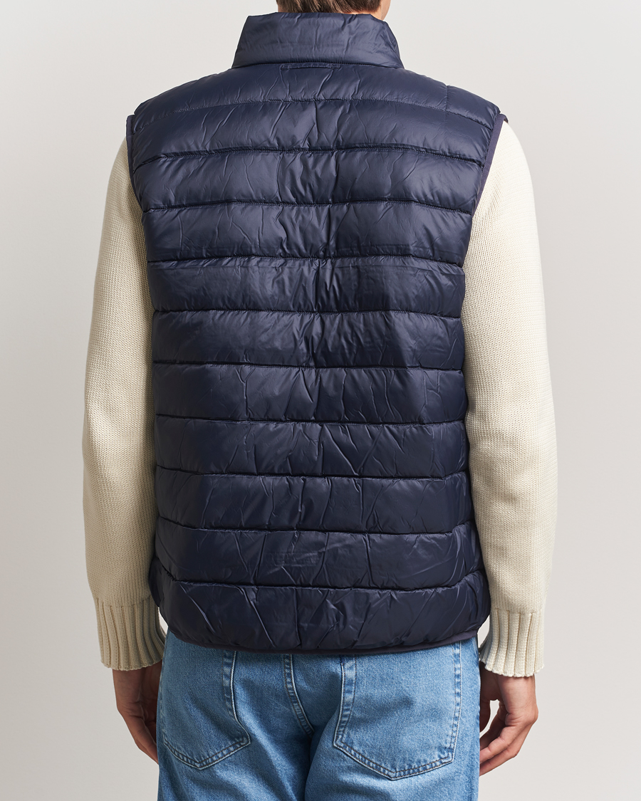 Mies | Ulkoliivit | Barbour Lifestyle | Bretby Lightweight Down Gilet Navy