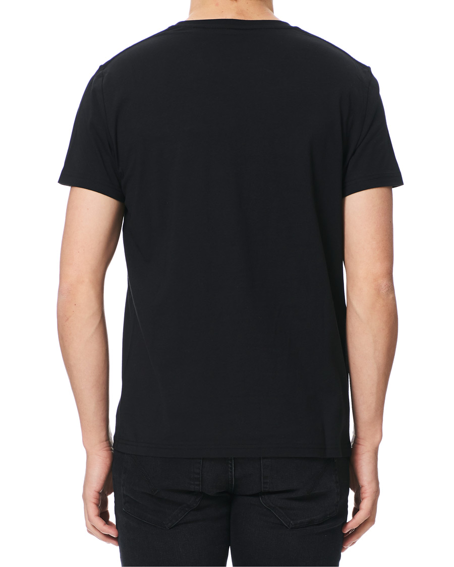 Mies | T-paidat | GANT | Medium Shield Tee Black