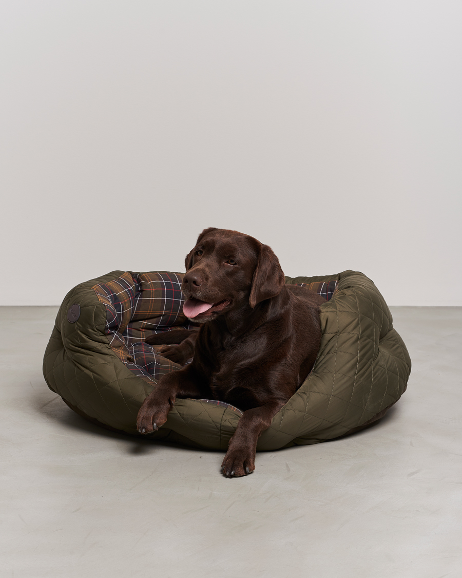 Mies | Quilted Dog Bed 35' Olive | Barbour Lifestyle | Quilted Dog Bed 35' Olive